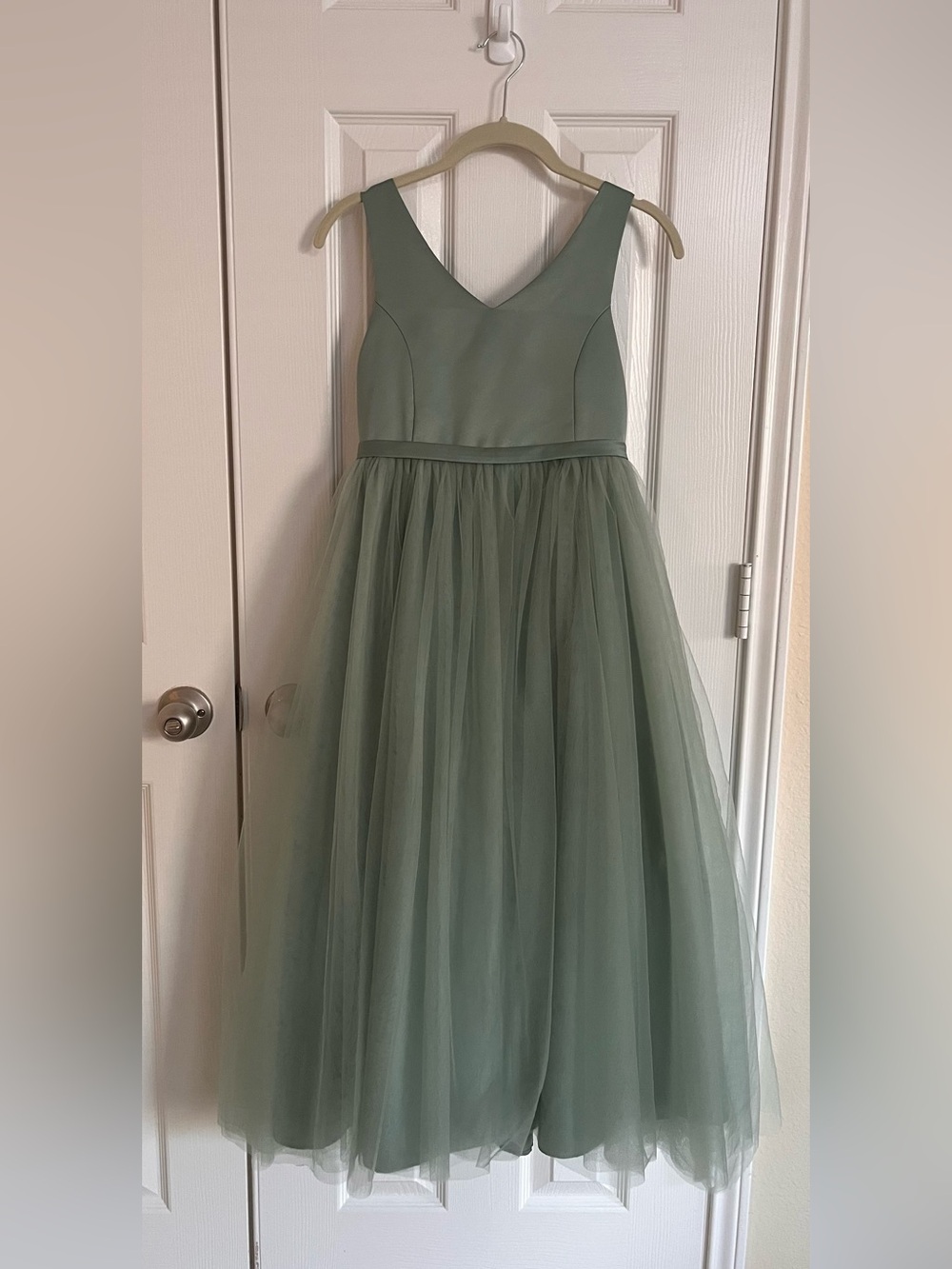 Azazie Matcha Green Girl’s Dress Sz 10